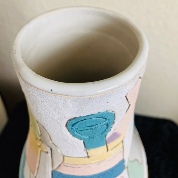 Modern Pattern Vase - Picture 4 of 5